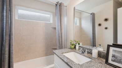 221 Cordova Xing in Seguin, TX - Building Photo - Building Photo