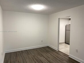 5112 NW 79th Ave in Doral, FL - Building Photo - Building Photo