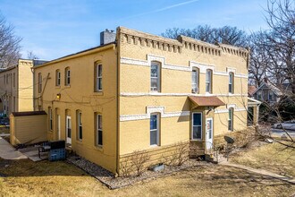 1917-1919 Pleasant St in Des Moines, IA - Foto de edificio - Building Photo