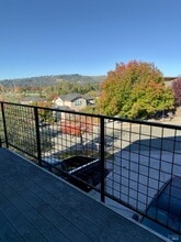5240 Hoyal Dr in Santa Rosa, CA - Building Photo - Building Photo