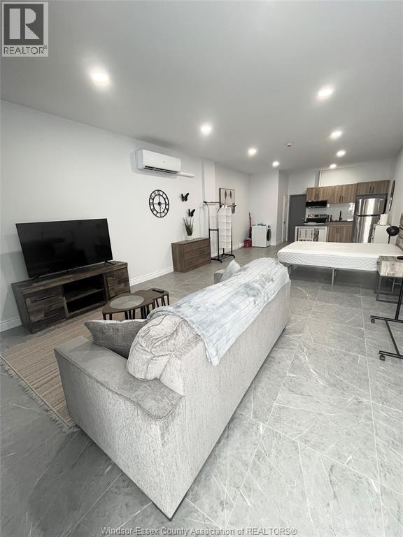 806 Ottawa St in Windsor, ON - Building Photo - Building Photo