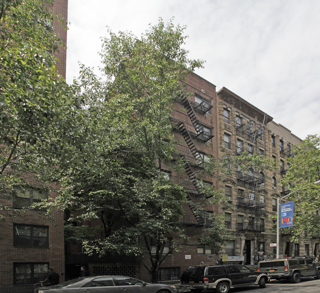 442 E 75th St in New York, NY - Building Photo - Building Photo