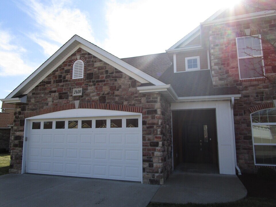 2420 Boulder Springs Dr in Columbia, MO - Building Photo