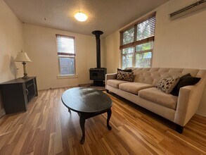 508 N Main St in Ashland, OR - Building Photo - Building Photo