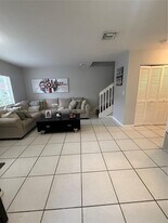 7145 NW 173rd Dr in Hialeah, FL - Building Photo