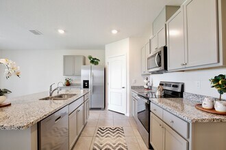 1372 Sugarwood St in Davenport, FL - Building Photo - Building Photo