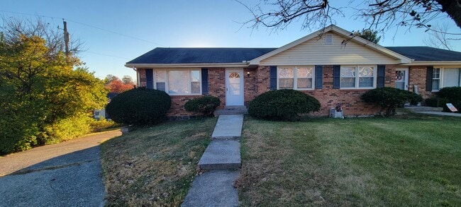 404 Chapman Ct in Lexington, KY - Building Photo - Building Photo