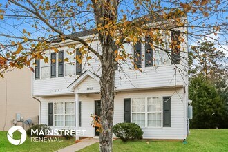 5651 Laborde Ave in Charlotte, NC - Foto de edificio - Building Photo