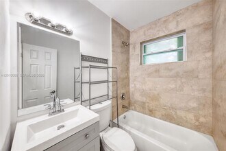 1535 NW 53rd St in Miami, FL - Building Photo - Building Photo