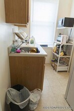 137 Park Dr, Unit 26 in Boston, MA - Foto de edificio - Building Photo