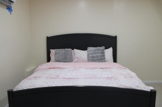 145 Ella Dr, Unit FURNISHED BASEMENT APT in Covington, GA - Building Photo - Building Photo