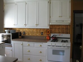 3156 S Nevada St, Unit Lower in Milwaukee, WI - Building Photo - Building Photo