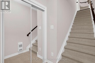 127 Anthracite Private in Ottawa, ON - Building Photo - Building Photo