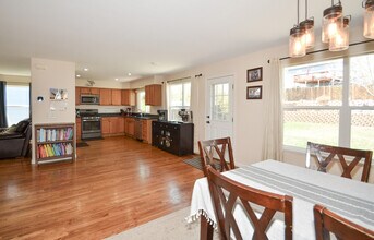 7012 Hillock Dr in Colorado Springs, CO - Foto de edificio - Building Photo