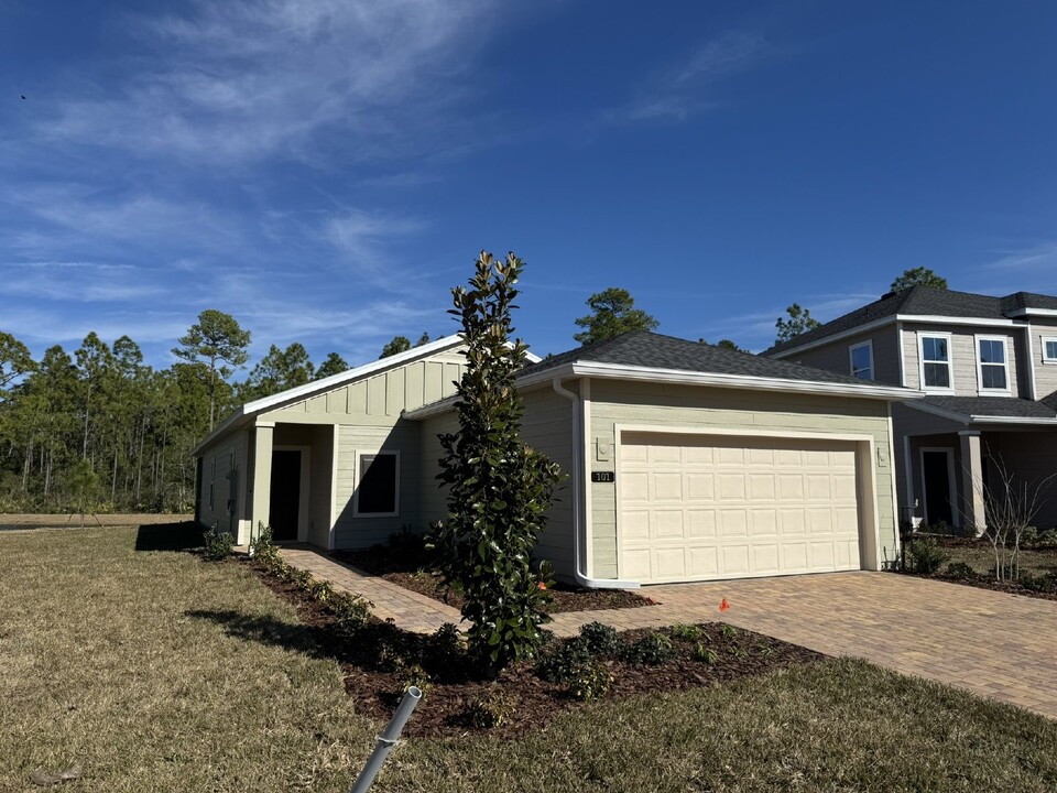 101 River Strand Ln in St. Augustine, FL - Building Photo