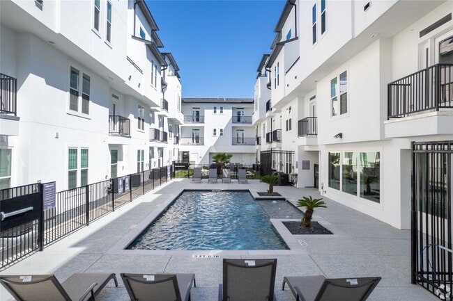 2445 Shadow View Ln in Houston, TX - Building Photo - Building Photo