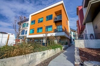 2876 W 53rd Ave in Denver, CO - Foto de edificio - Building Photo