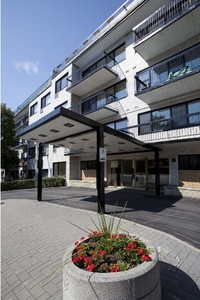 Hampstead House in Montréal, QC - Building Photo - Building Photo