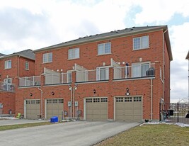 2570-2576 Bur Oak Ave in Markham, ON - Building Photo