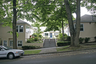 2502 NE 12th Ave in Portland, OR - Building Photo - Building Photo