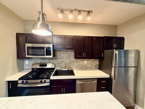 227 N Negley Ave in Pittsburgh, PA - Foto de edificio - Building Photo