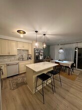 1935 Tanglewood Dr in Glenview, IL - Building Photo - Building Photo