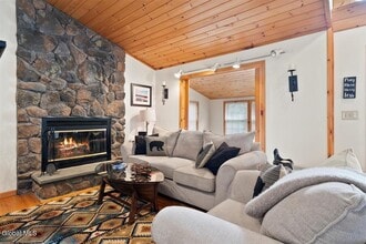 27 Holly Ln in Lake George, NY - Building Photo - Building Photo