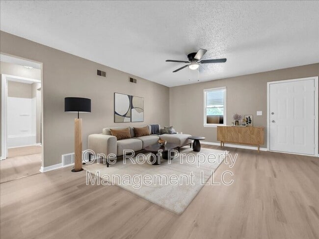 property at 1911 Chateau Dr