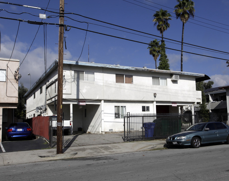 14684 Hubbard St in Sylmar, CA - Foto de edificio