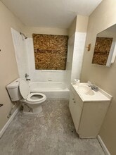 11913 Dove Ave in Cleveland, OH - Building Photo - Building Photo