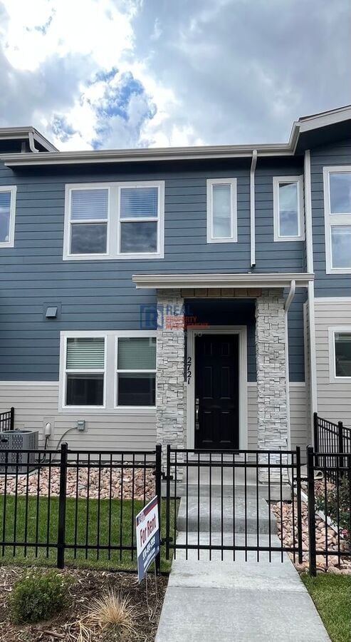 property at 2721 Spring Creek Cir