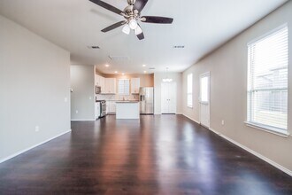 4411 Windmill Run Dr in Houston, TX - Building Photo - Building Photo