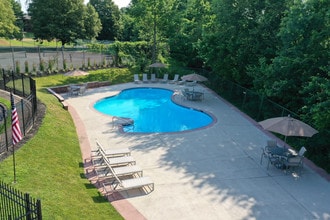 Newpointe Apartments in Warrington, PA - Building Photo - Building Photo