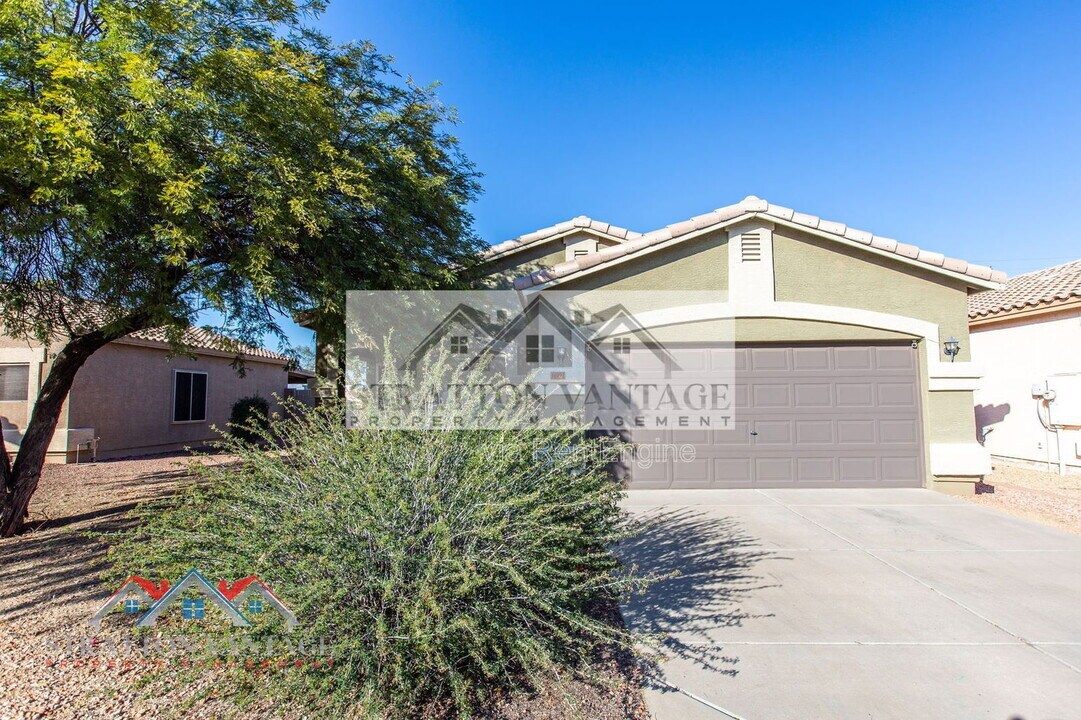 16092 W Woodlands Ave in Goodyear, AZ - Building Photo
