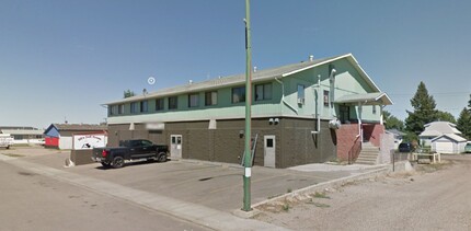 10 3 St NE in Redcliff, AB - Building Photo - Building Photo