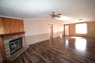 6000 Spring Creek Pkwy in Malakoff, TX - Building Photo - Building Photo