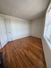 22940 Woodward Ave, Unit Apt B in Ferndale, MI - Foto de edificio - Building Photo