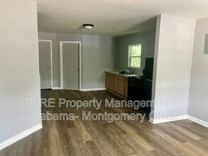 2276 Lower Wetumpka Rd in Montgomery, AL - Foto de edificio - Building Photo