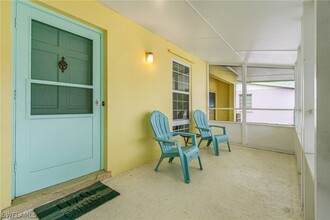 1281 10th St N in Naples, FL - Building Photo - Building Photo