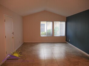 8607 La Riviera Dr in Sacramento, CA - Building Photo - Building Photo