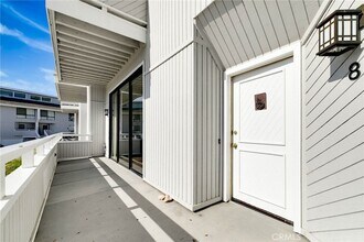 8 Ima Loa Ct in Newport Beach, CA - Building Photo - Building Photo