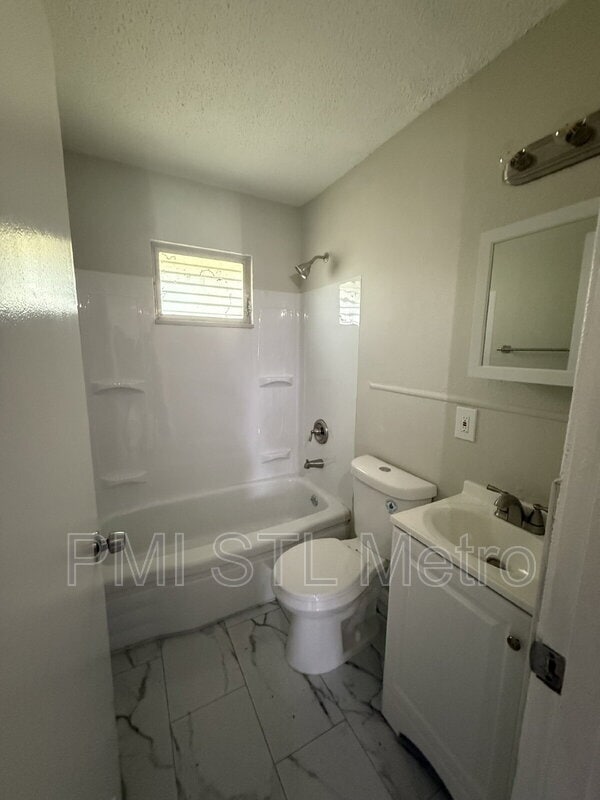 205 Grampian Rd in St. Louis, MO - Building Photo - Building Photo