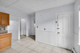 223 Lawlor St in New Britain, CT - Building Photo - Building Photo