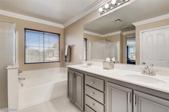 10723 Iona Island Ave in Las Vegas, NV - Building Photo - Building Photo