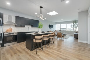 Lindsey Living in Troy, MI - Building Photo