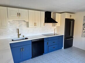 17 Great Cove Dr in Newmarket, NH - Building Photo - Building Photo