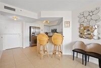 1800 Sunset Harbour Dr, Unit # 1710 in Miami Beach, FL - Foto de edificio - Building Photo