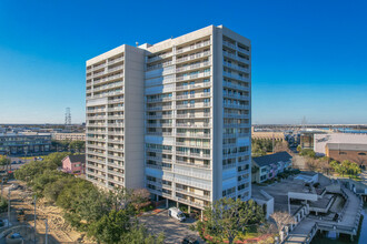 Dockside in Charleston, SC - Building Photo - Building Photo