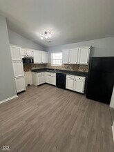 6165 Pinnacle Blvd in Indianapolis, IN - Foto de edificio - Building Photo