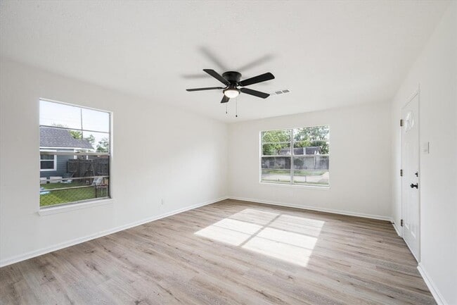 810 Dutch St in Deer Park, TX - Building Photo - Building Photo